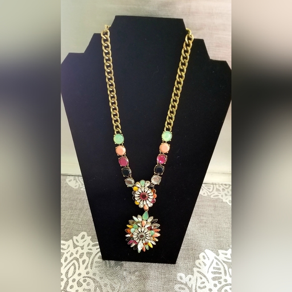 Logo Links by Lori Goldstein Sunburst Pendant Multi Color Statement Necklace - Picture 11 of 12